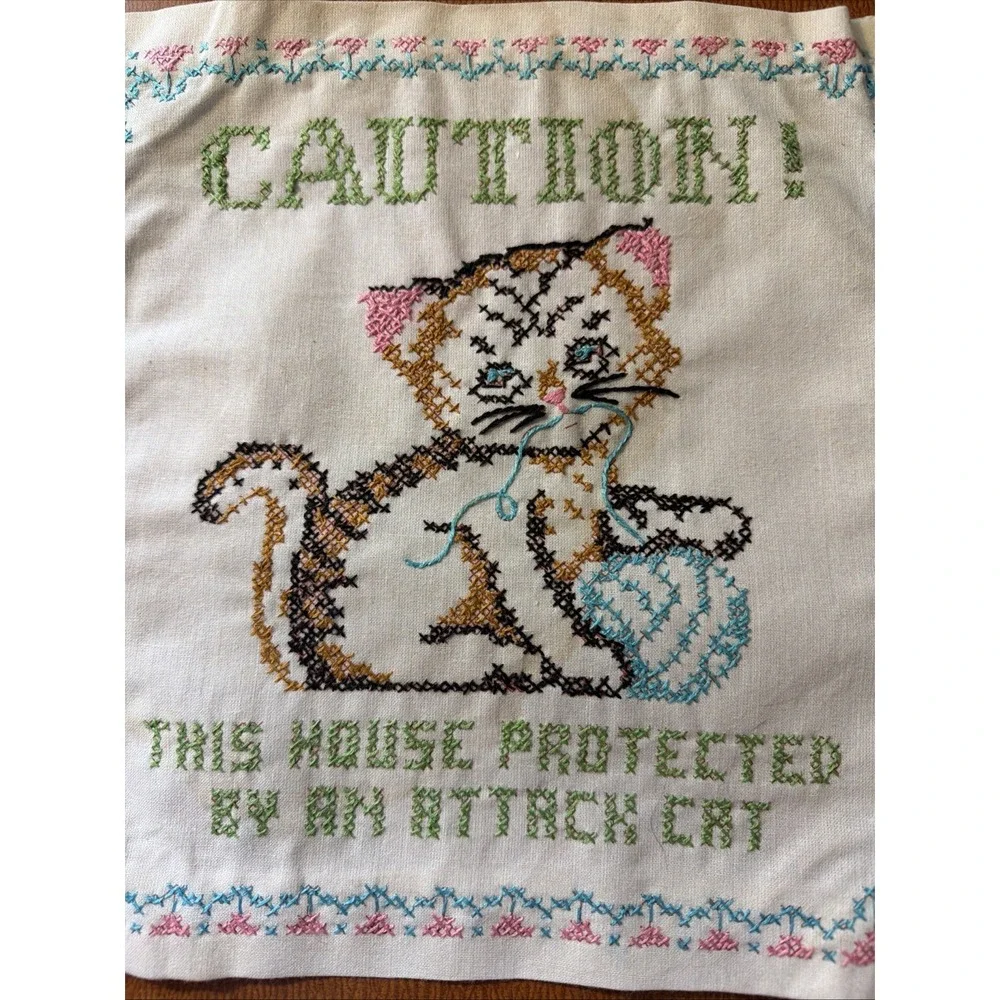 Vtg Cross Stitcg Embroidery 1950's Cat Design 10.5